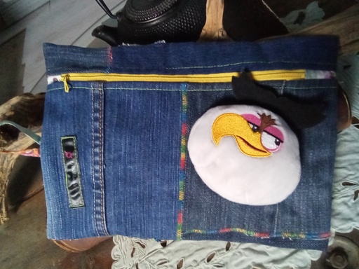 Trousse originale upcycling peluche angry birds